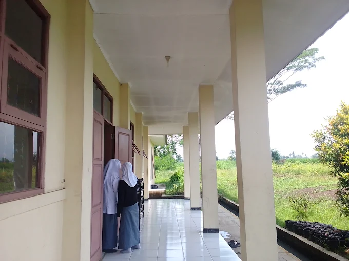 Koridor SMK Pelita Cianjur